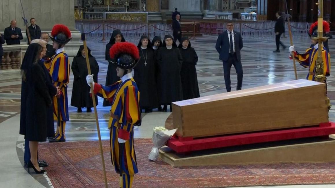 Tổng thống Trump và phu nhân Melania đến Vatican, bày tỏ lòng kính trọng với Giáo hoàng Francis