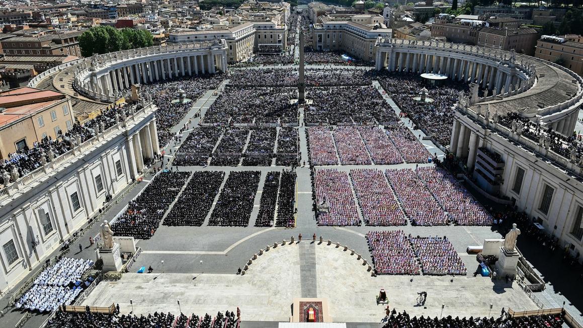 Những khoảnh khắc đáng nhớ trong tang lễ của Giáo hoàng Francis
