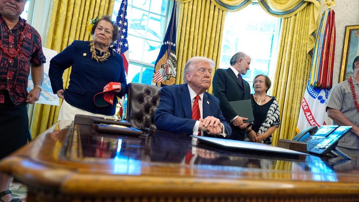 Chính quyền Trump nhắm mục tiêu trừng phạt các hãng luật, trường đại học và tổ chức xã hội dân sự