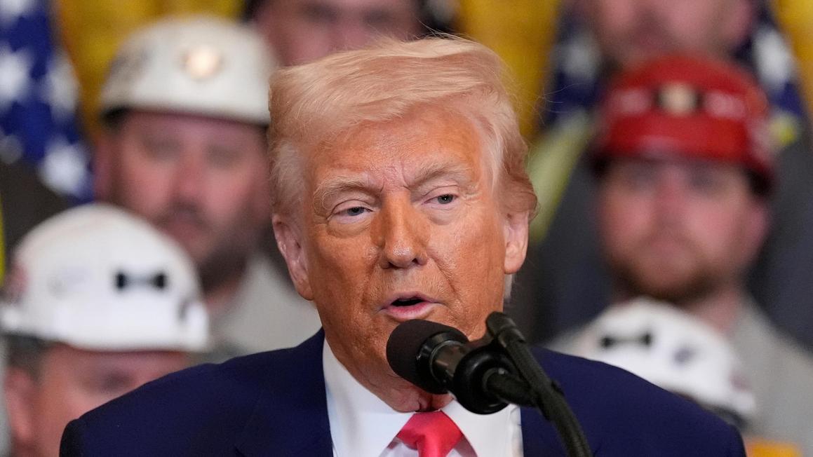 Ông Trump đi khám sức khỏe sau nhiều năm né tránh công khai thông tin y tế